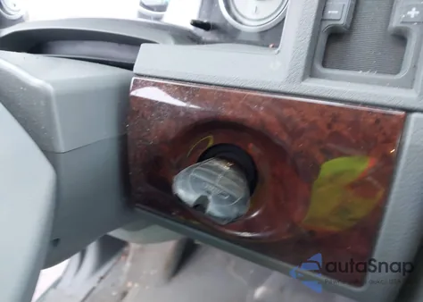 2010 Chrysler Town & Country New Lx z USA, uszkodzony, nr VIN 2A4RR2D16AR414672